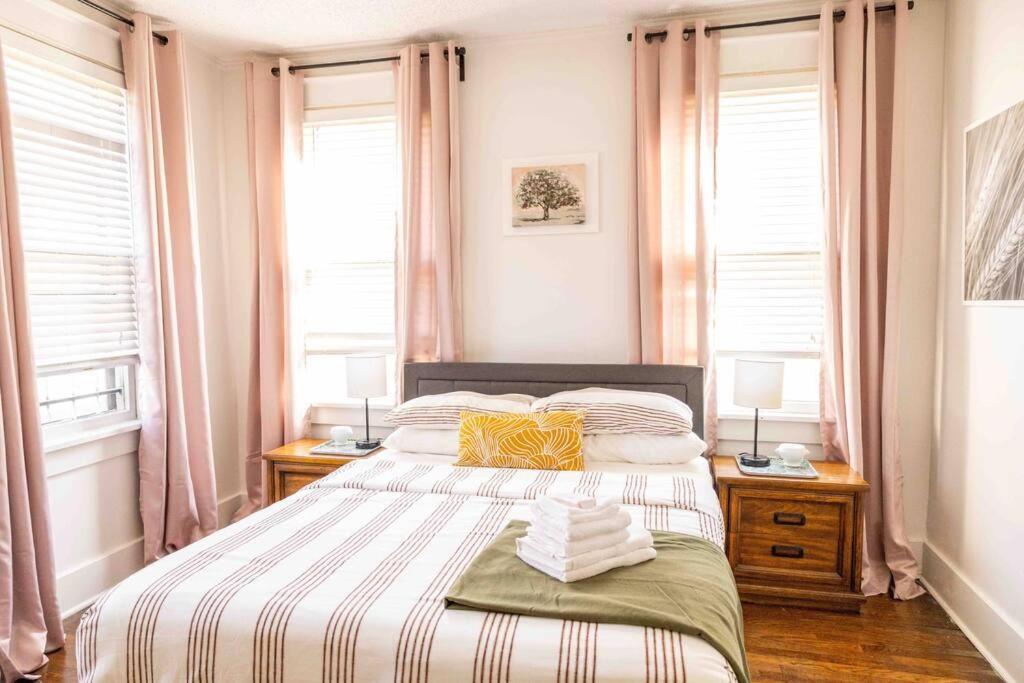 J Birds' Bungalow In The Heart Of Midtown Memphis Bagian luar foto